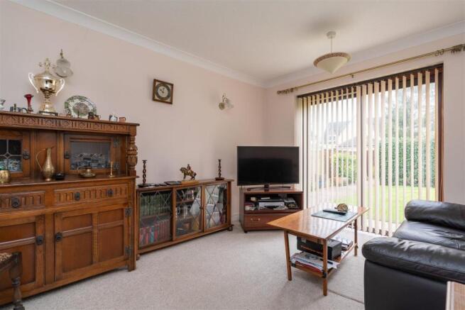 Living Room V2.jpg