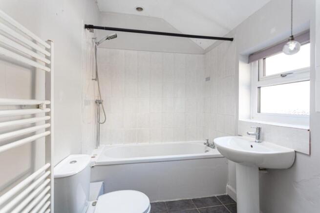 3 bed Terraced for sale Image 5