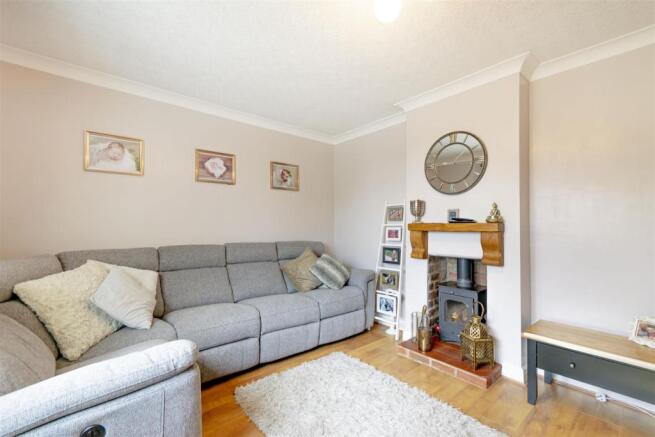 [] - 27 Mount Crescent_0208-HDR copy.jpg