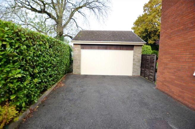 DOUBLE GARAGE.