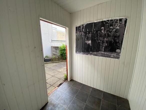 Attached Outbuilding/ Study Area