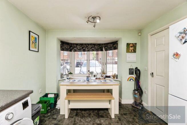 3 bed Town House for sale Image 8