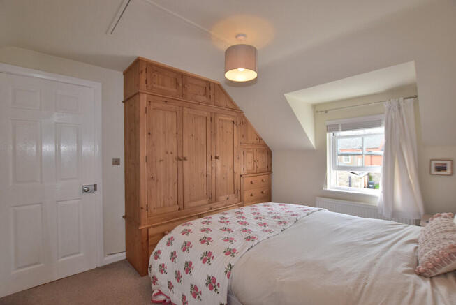 2 bed Link Detached House for sale Image 10