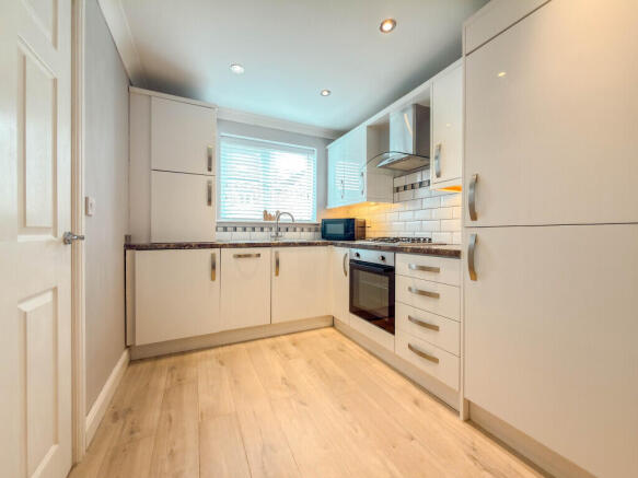 3 bed House for sale Image 5