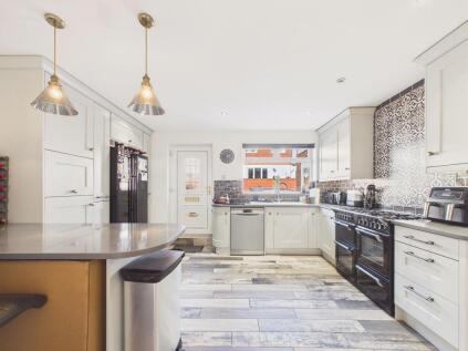 South Avenue, Whickham, NE16