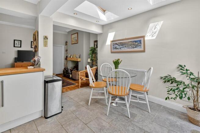 2 bed Terraced for sale Image 6