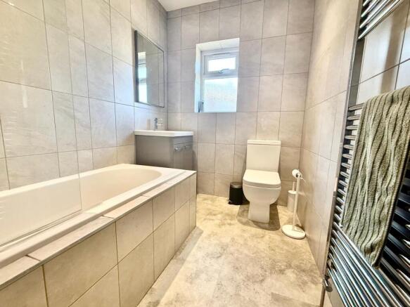 2 bed End of Terrace to rent Image 10