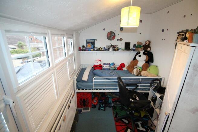 214 Low Grange Ave-Bed3.JPG