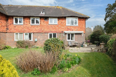 Tithe Barn Court, Aldwick Bay Estate, West Sussex