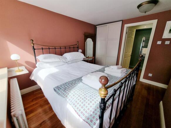 2 bed Apartment for sale Image 4