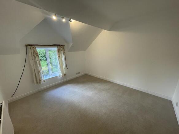 3 bed Semi-Detached to rent Image 7