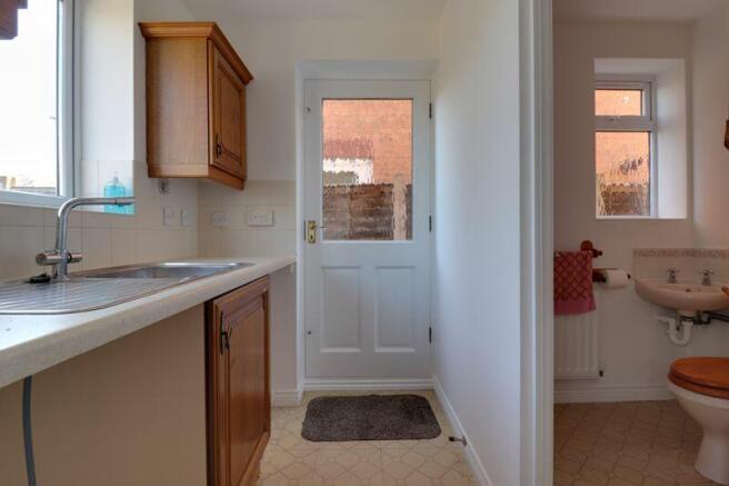 Utility/Guest WC