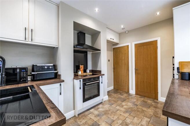 3 bed Semi-Detached for sale Image 4