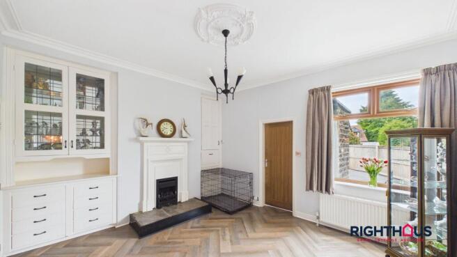 4 bed Semi-Detached for sale Image 5