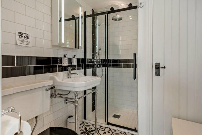 Annexe Shower Room