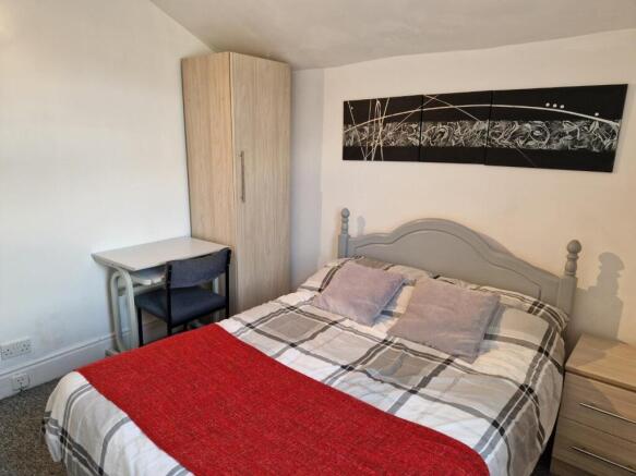 65 Ayresome bed 3.jpg