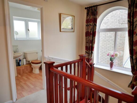 FIRST FLOOR LANDING