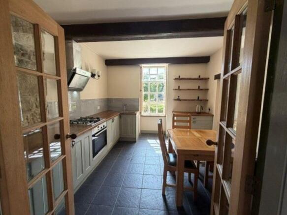 2 bed Flat for sale Image 7