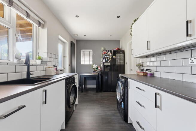 2 bed Semi-Detached for sale Image 8