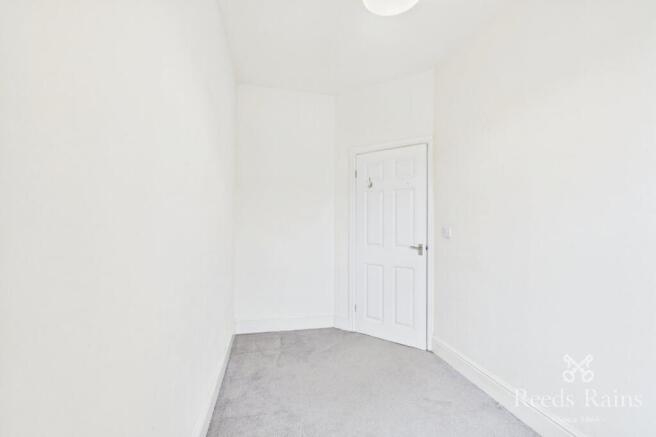 2 bed Terraced to rent Image 6