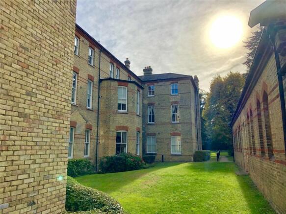 Leavesden Court