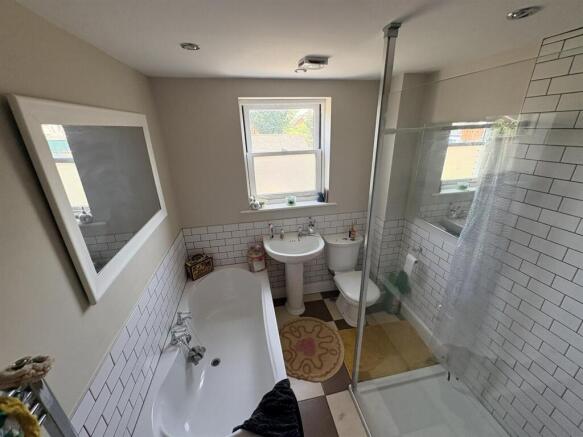 SHOWER ROOM