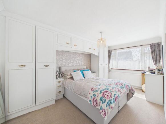 Edinburgh Avenue, Corringham, SS17 photo 4