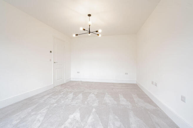 4 bed Detached for sale Image 11