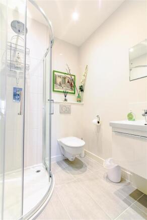 En-suite to Bedroom Three