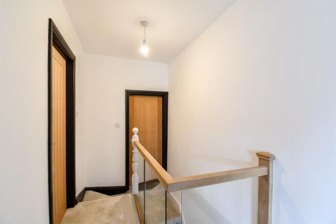 FIRST FLOOR LANDING