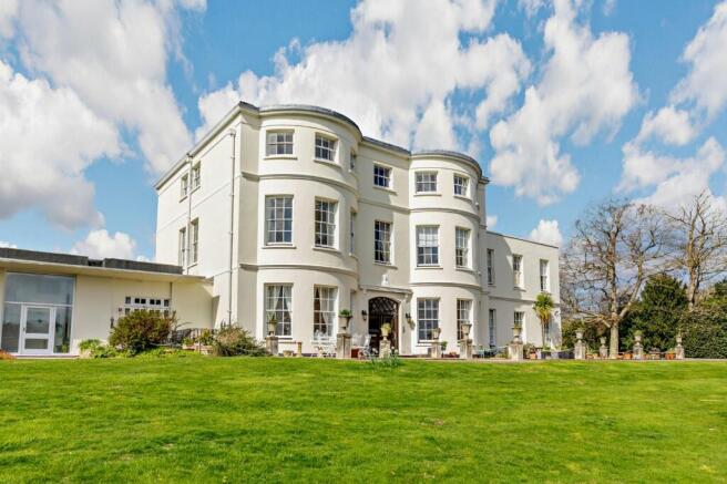 5 Cowley Place