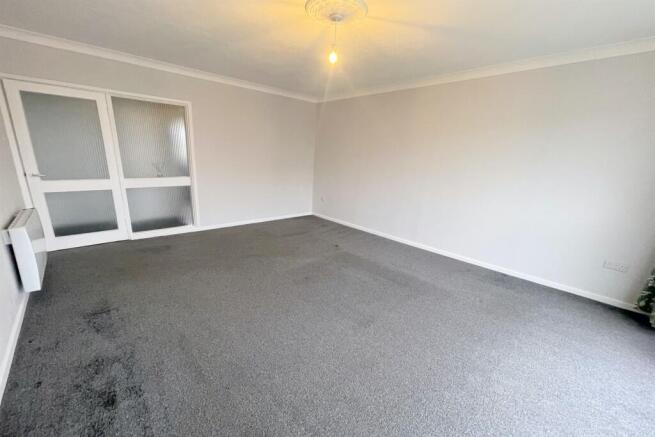 Large lounge with do