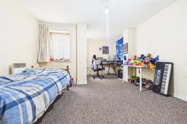 Branagh Court, Reading, Berkshire, RG30 photo 4