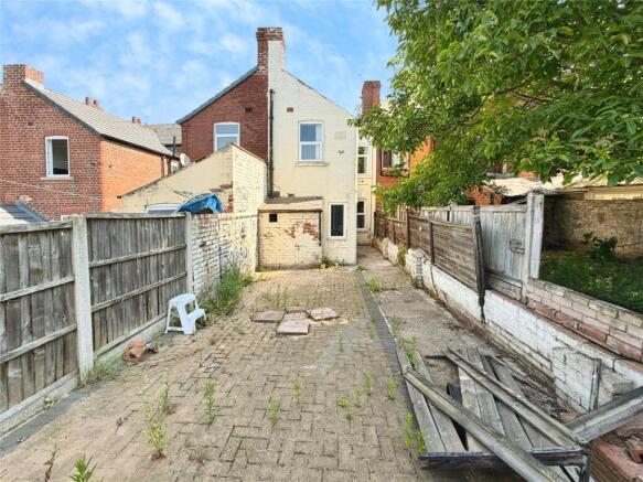 3 bed Terraced for sale Image 9