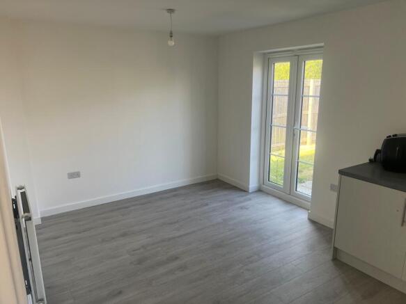 3 bed Detached to rent Image 4