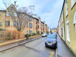 Flat 11, Chamberlin Court, Westfield Lane, Cambridge CB4 3QX