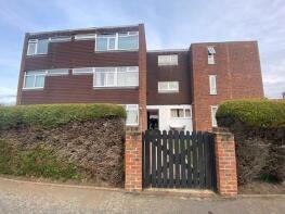 5, Victory Court, Chapel Avenue, Addlestone KT15 1UB