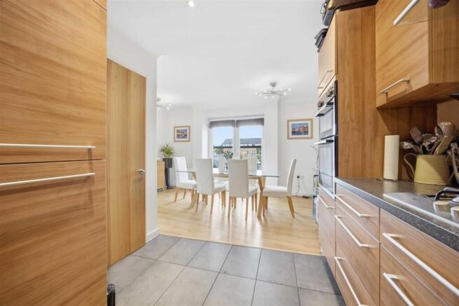 Kitchen / Dining Area