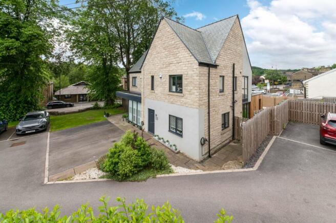 3 bed Semi-Detached for sale Image 10