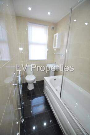 3 bed Terraced to rent Image 4