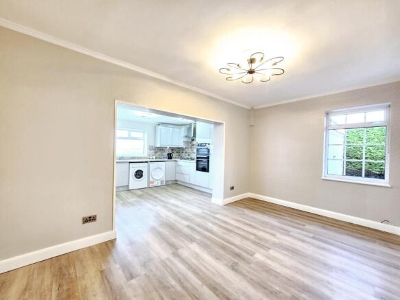 3 bed Detached Bungalow for sale Image 4