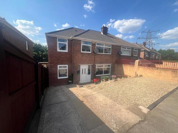 4 bed Semi-Detached for sale Image 4