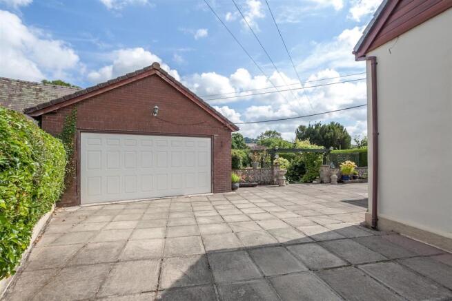 Detached Garage.jpg