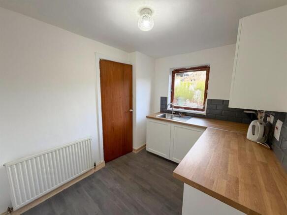 2 bed Semi-Detached for sale Image 5