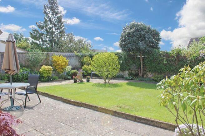 Landscaped Pri...