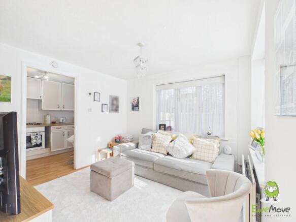 EweMove Estate Agents Basingstoke - Long Copse Cha