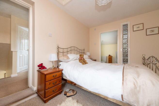 Bedroom 1 (w/ en-suite)