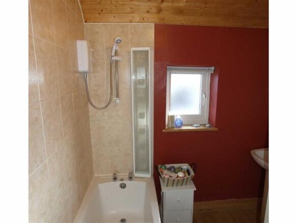 BATHROOM/WC