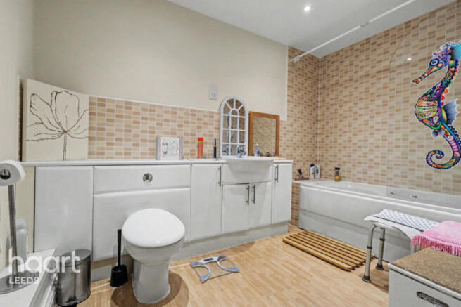 2 bed Apartment for sale Image 7