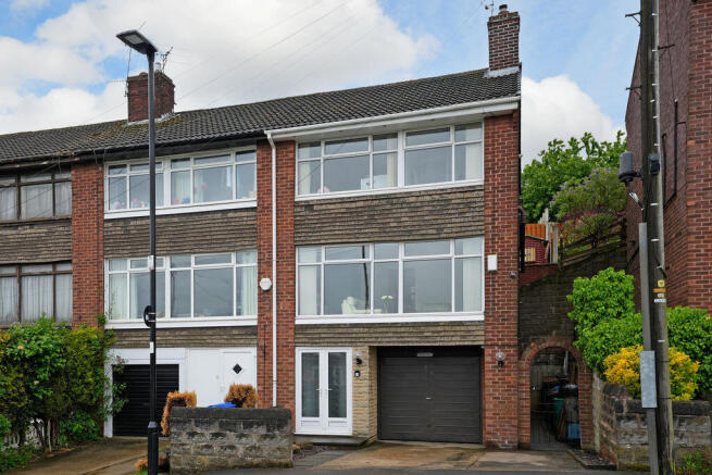 2-bed house on Standon Crescent, Wincobank, Sheffield, £155,000